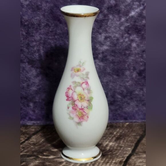 GeraldĀ PorzellanāSmallā
Vase - Picture 1 of 9